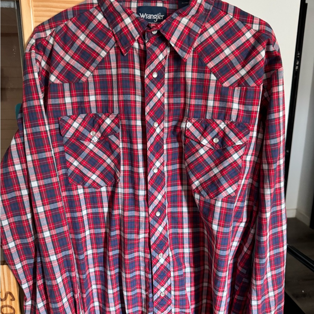 Wrangler Men's Red and Blue Plaid Button Down Shirt